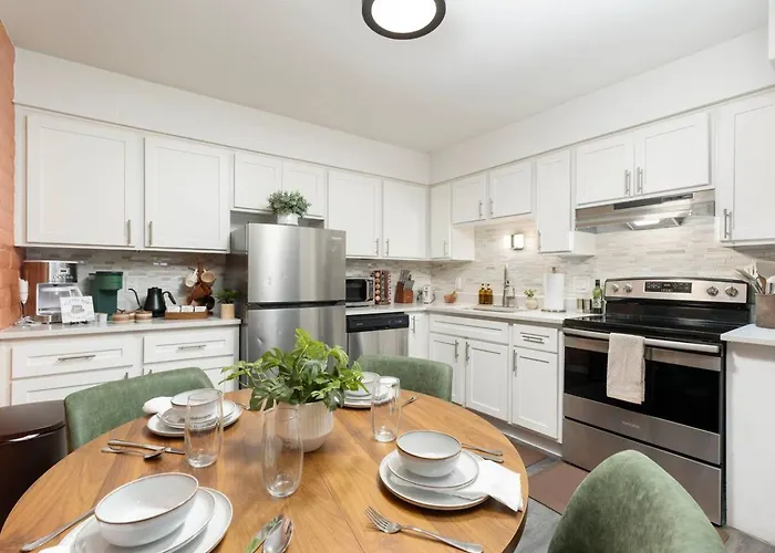 Stylish Swimming Pool, King Bed! - Apartament Tempe