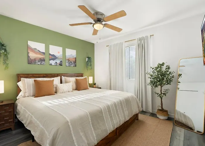 Stylish Swimming Pool, King Bed! - Apartament *