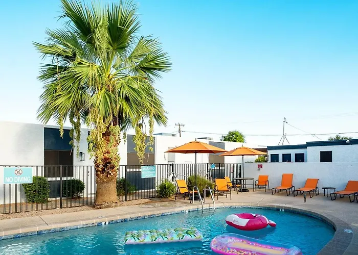 Stylish Swimming Pool, King Bed! - Apartament Tempe